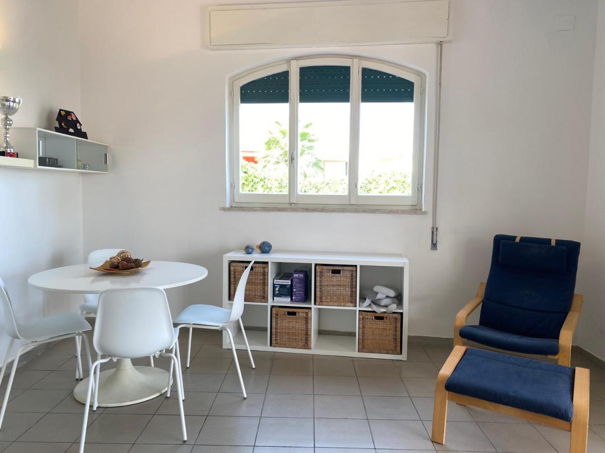 Villa Titti Residence La Bussola Fontane Bianche Exteriör bild