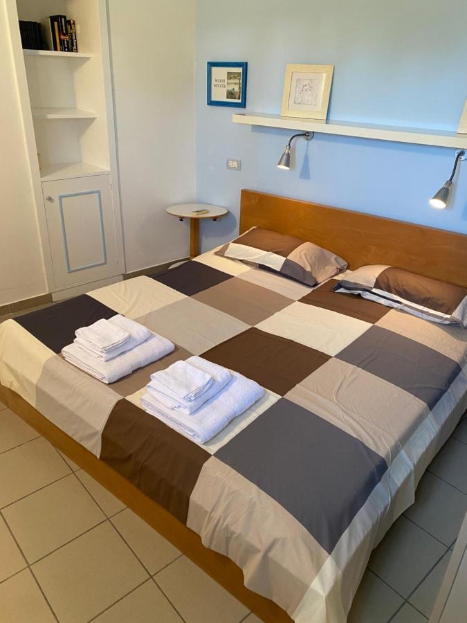 Villa Titti Residence La Bussola Fontane Bianche Exteriör bild