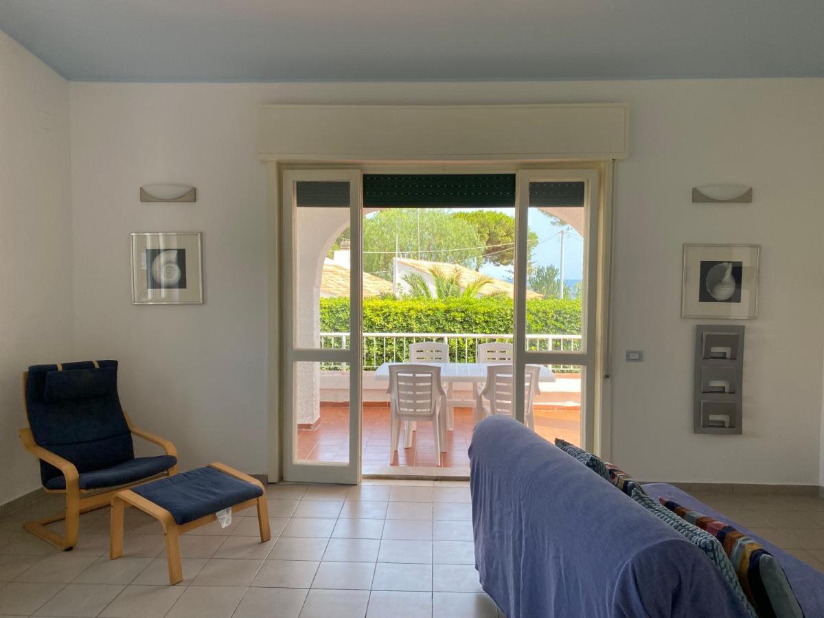 Villa Titti Residence La Bussola Fontane Bianche Exteriör bild